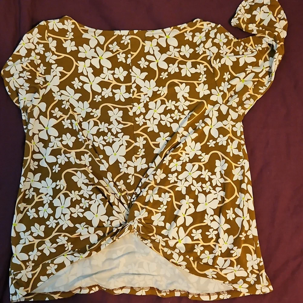 Fighting Eel Floral Top - Picture 4 of 6